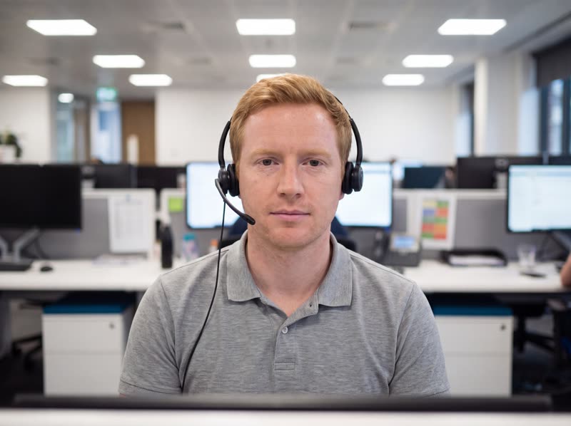 Support agent with a stiff, lip-sync-only result